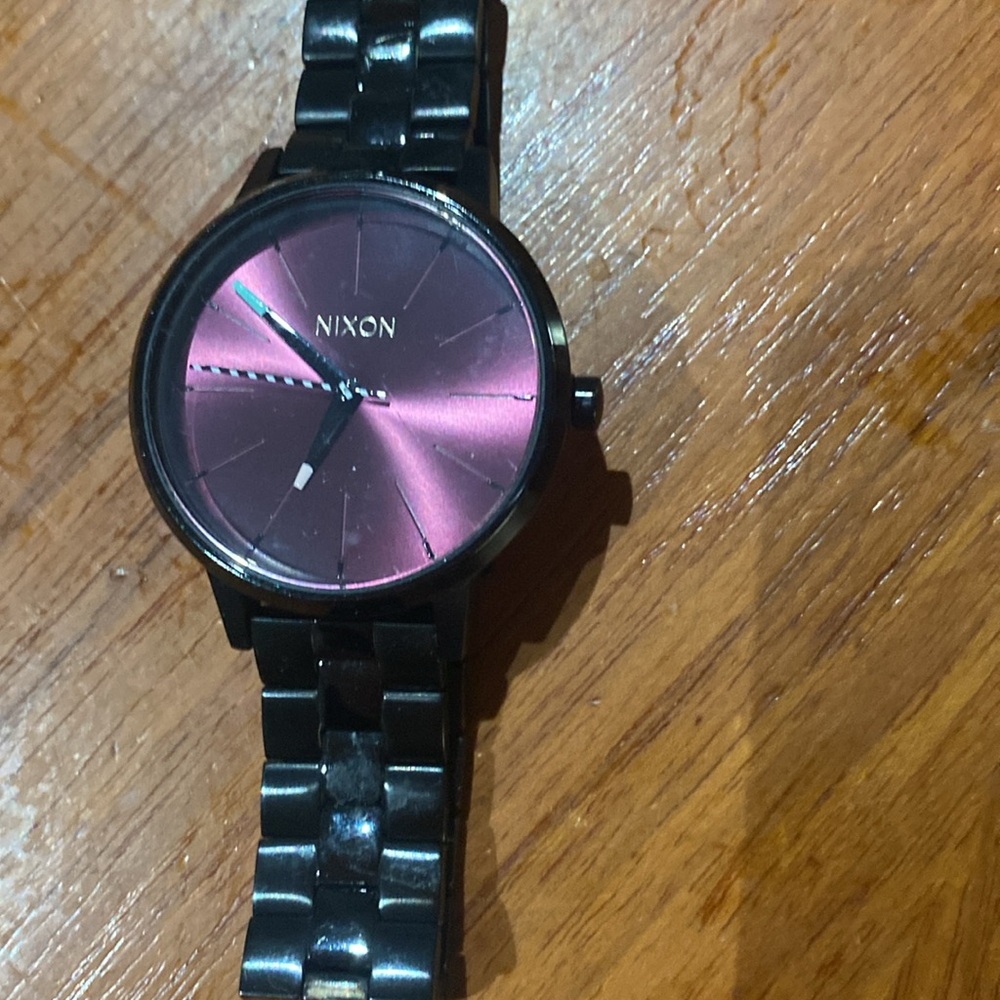 Nixon women’s watch “ pink “ face - Picture 5 of 7
